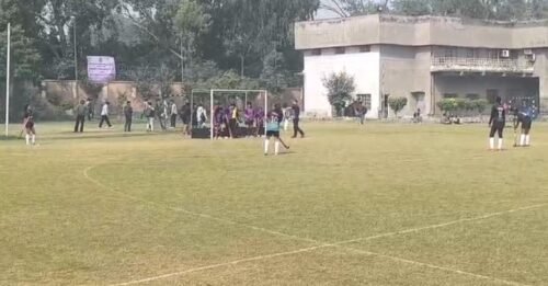 Read more about the article Exclusive: Grassy pitch for Delhi University Inter College Women’s Hockey Tournament highlights neglect of the sport in the Capital